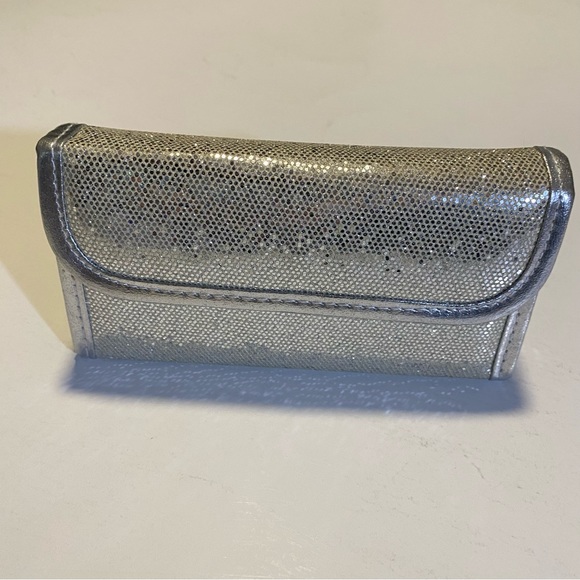 Makeup case, holds brushes, zip pouch, mirror, magnetic clasp GUC, no flaws - Picture 5 of 7